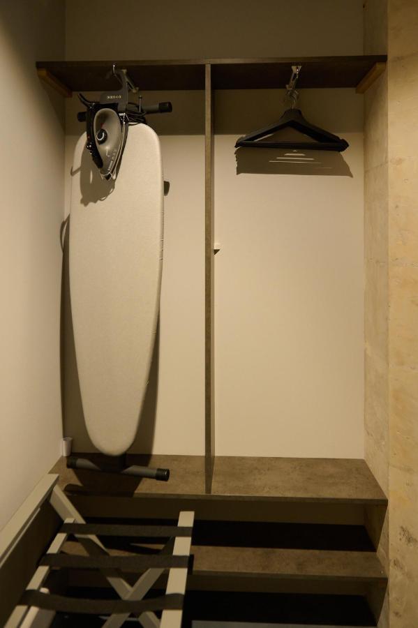 Appartement Montagnon - Les Suites Du Palais - Classe 4 Etoiles, Parking Prive, Vue Cathedrale, 3 Chambres, Primo C0Nciergerie 느베르 외부 사진