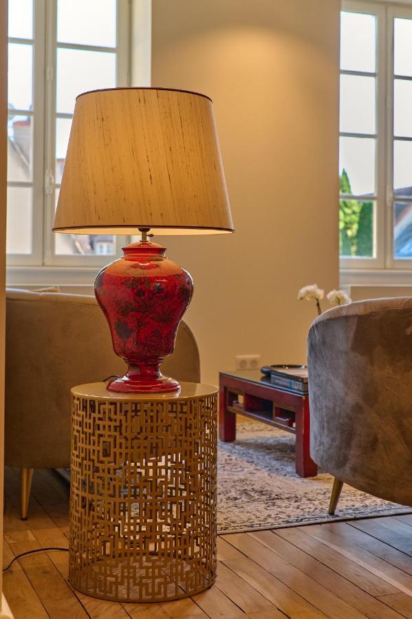 Appartement Montagnon - Les Suites Du Palais - Classe 4 Etoiles, Parking Prive, Vue Cathedrale, 3 Chambres, Primo C0Nciergerie 느베르 외부 사진