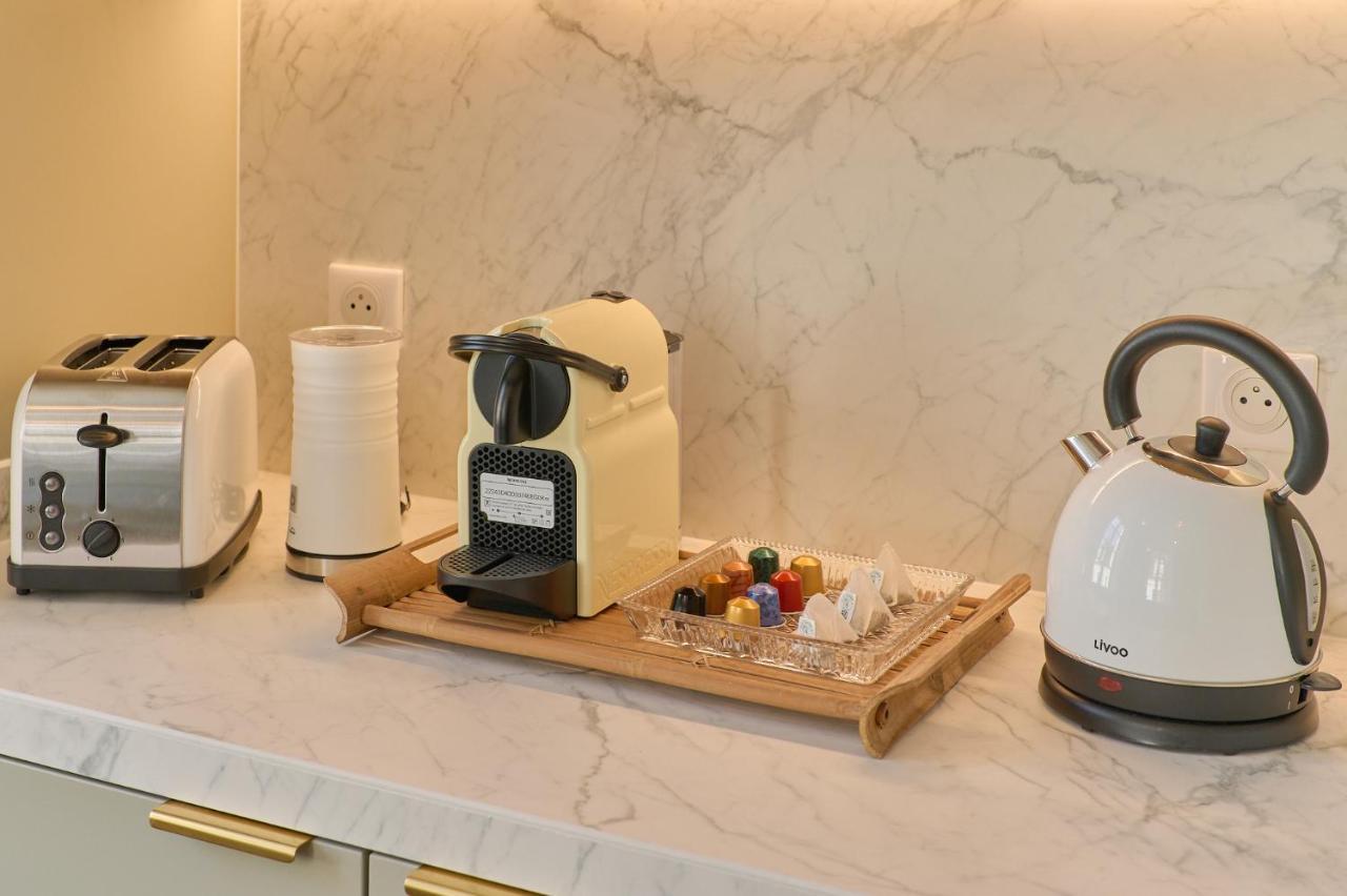 Appartement Montagnon - Les Suites Du Palais - Classe 4 Etoiles, Parking Prive, Vue Cathedrale, 3 Chambres, Primo C0Nciergerie 느베르 외부 사진