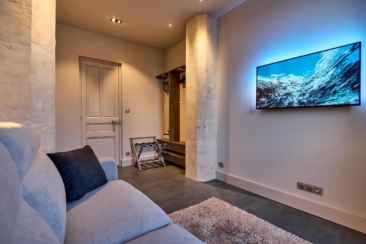 Appartement Montagnon - Les Suites Du Palais - Classe 4 Etoiles, Parking Prive, Vue Cathedrale, 3 Chambres, Primo C0Nciergerie 느베르 외부 사진
