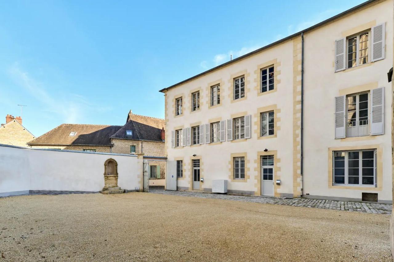 Appartement Montagnon - Les Suites Du Palais - Classe 4 Etoiles, Parking Prive, Vue Cathedrale, 3 Chambres, Primo C0Nciergerie 느베르 외부 사진