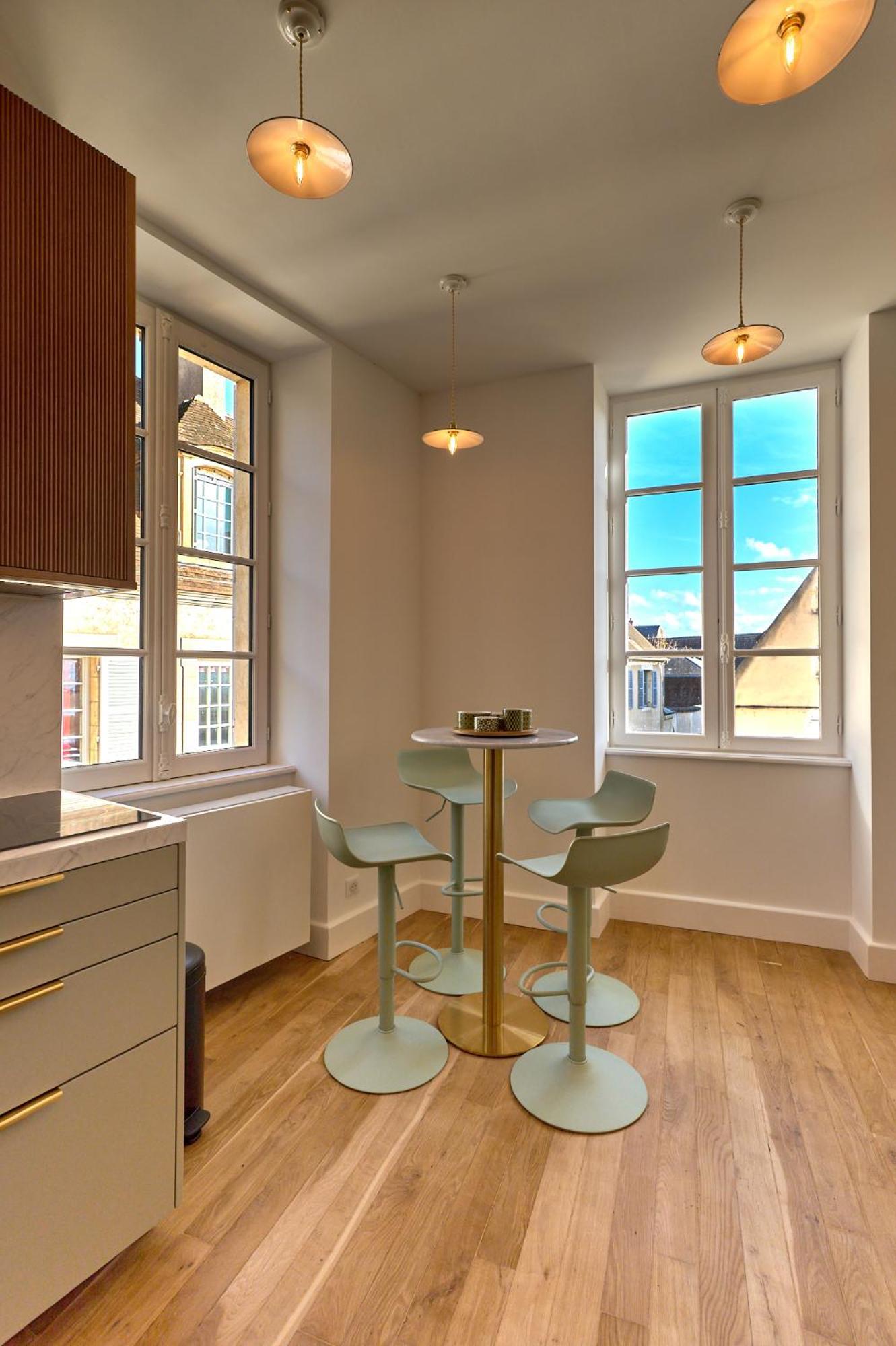Appartement Montagnon - Les Suites Du Palais - Classe 4 Etoiles, Parking Prive, Vue Cathedrale, 3 Chambres, Primo C0Nciergerie 느베르 외부 사진