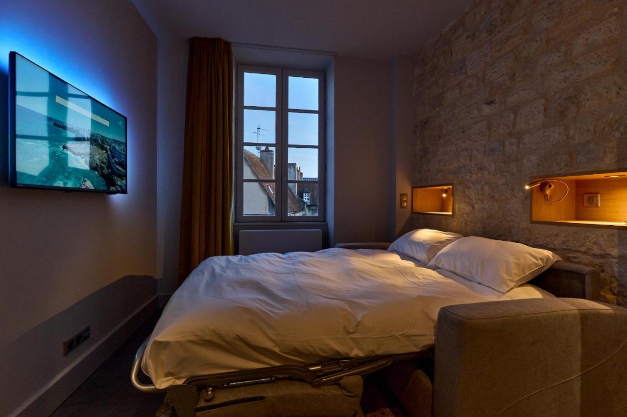 Appartement Montagnon - Les Suites Du Palais - Classe 4 Etoiles, Parking Prive, Vue Cathedrale, 3 Chambres, Primo C0Nciergerie 느베르 외부 사진