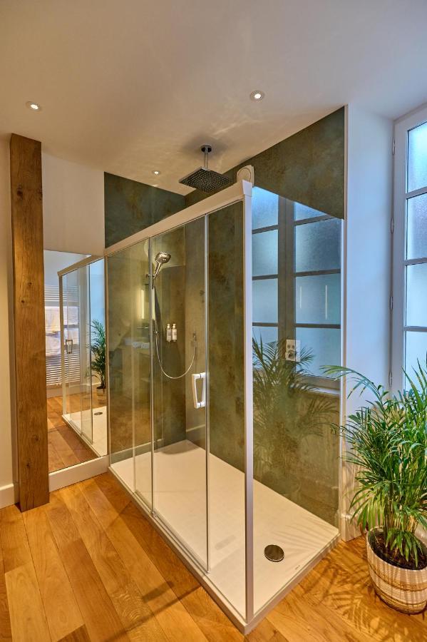 Appartement Montagnon - Les Suites Du Palais - Classe 4 Etoiles, Parking Prive, Vue Cathedrale, 3 Chambres, Primo C0Nciergerie 느베르 외부 사진