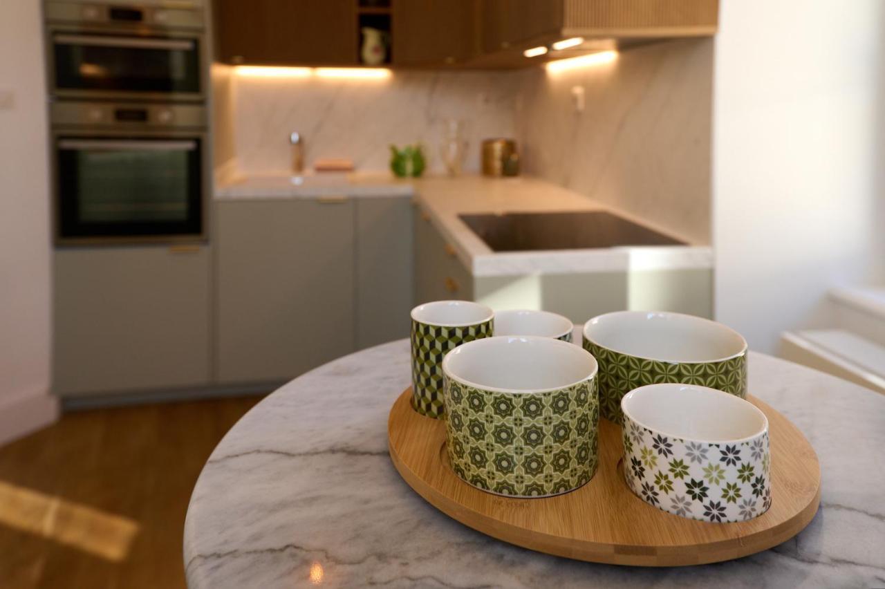 Appartement Montagnon - Les Suites Du Palais - Classe 4 Etoiles, Parking Prive, Vue Cathedrale, 3 Chambres, Primo C0Nciergerie 느베르 외부 사진