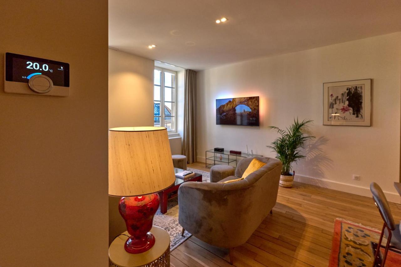 Appartement Montagnon - Les Suites Du Palais - Classe 4 Etoiles, Parking Prive, Vue Cathedrale, 3 Chambres, Primo C0Nciergerie 느베르 외부 사진