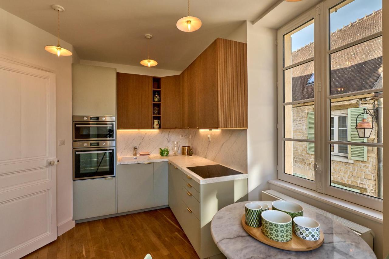 Appartement Montagnon - Les Suites Du Palais - Classe 4 Etoiles, Parking Prive, Vue Cathedrale, 3 Chambres, Primo C0Nciergerie 느베르 외부 사진
