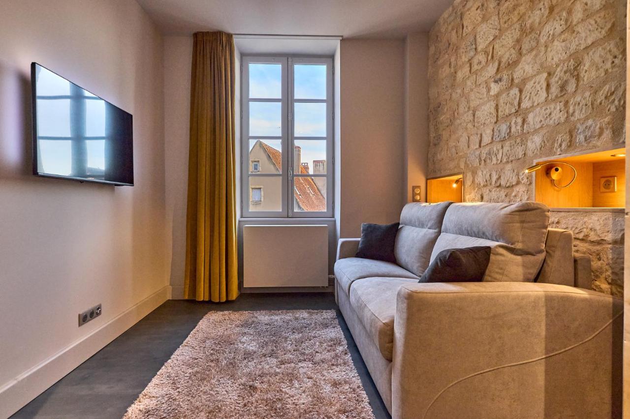 Appartement Montagnon - Les Suites Du Palais - Classe 4 Etoiles, Parking Prive, Vue Cathedrale, 3 Chambres, Primo C0Nciergerie 느베르 외부 사진
