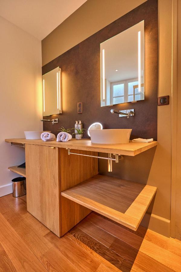 Appartement Montagnon - Les Suites Du Palais - Classe 4 Etoiles, Parking Prive, Vue Cathedrale, 3 Chambres, Primo C0Nciergerie 느베르 외부 사진