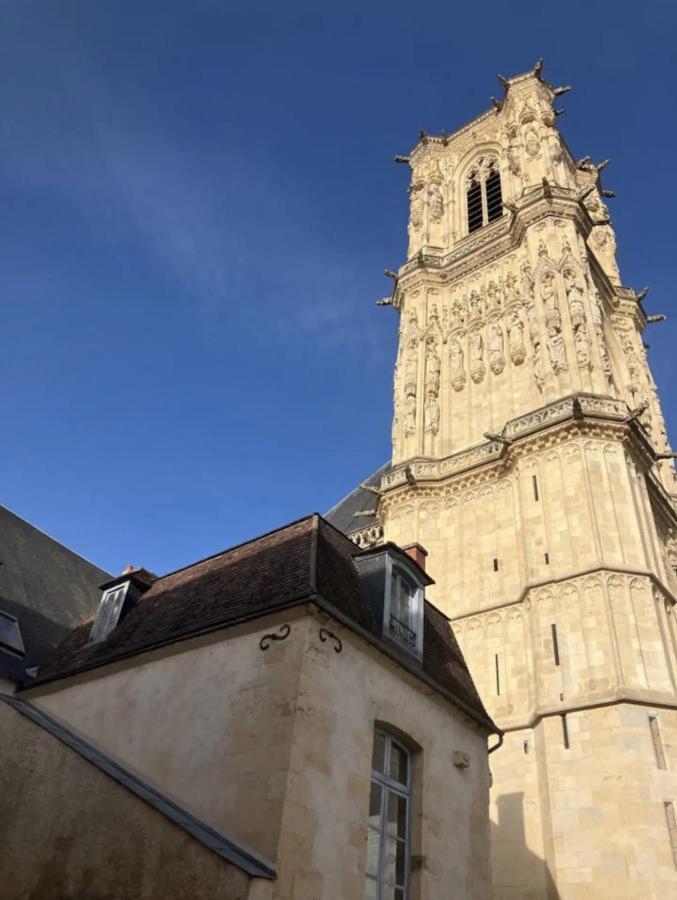 Appartement Montagnon - Les Suites Du Palais - Classe 4 Etoiles, Parking Prive, Vue Cathedrale, 3 Chambres, Primo C0Nciergerie 느베르 외부 사진