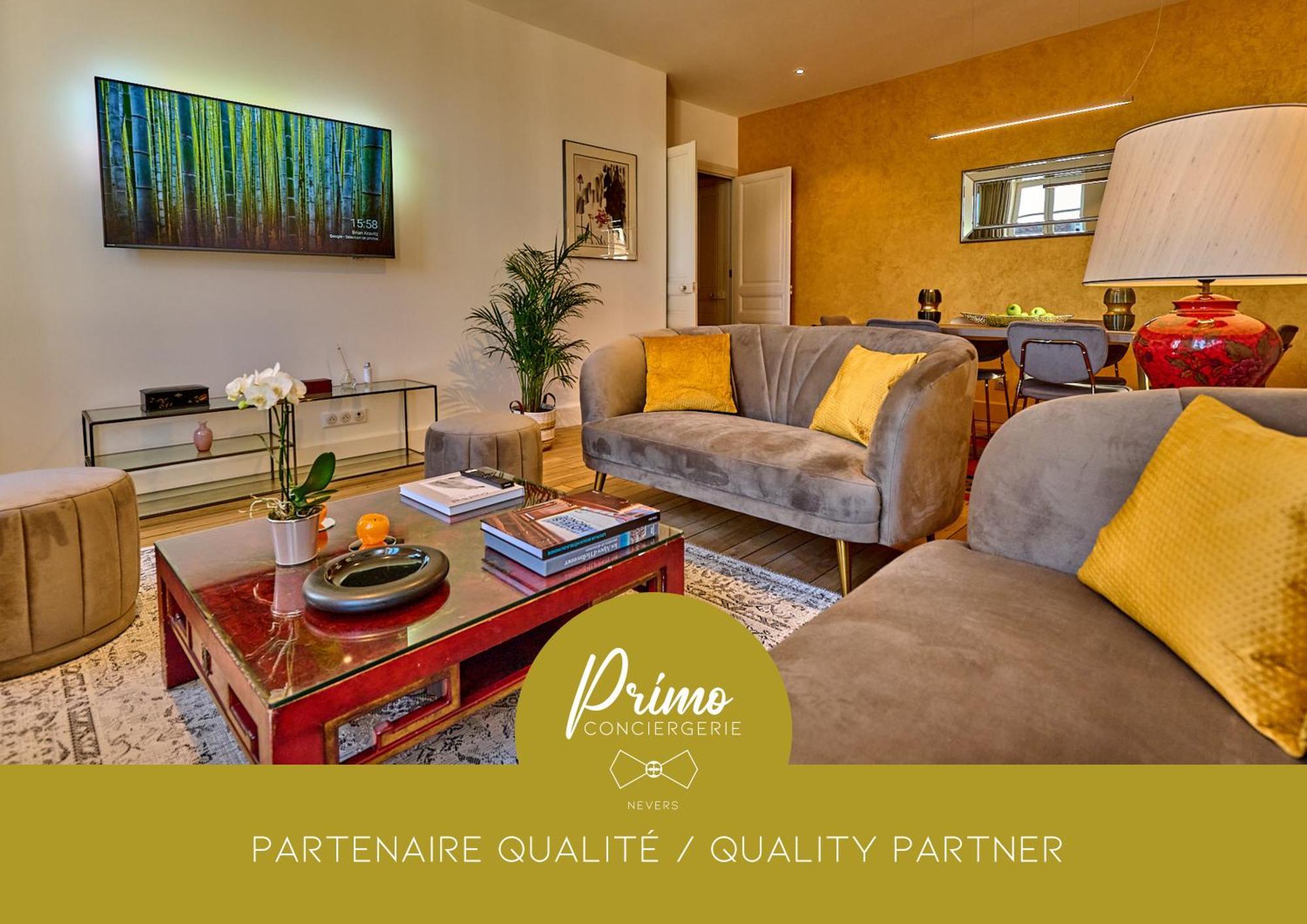 Appartement Montagnon - Les Suites Du Palais - Classe 4 Etoiles, Parking Prive, Vue Cathedrale, 3 Chambres, Primo C0Nciergerie 느베르 외부 사진